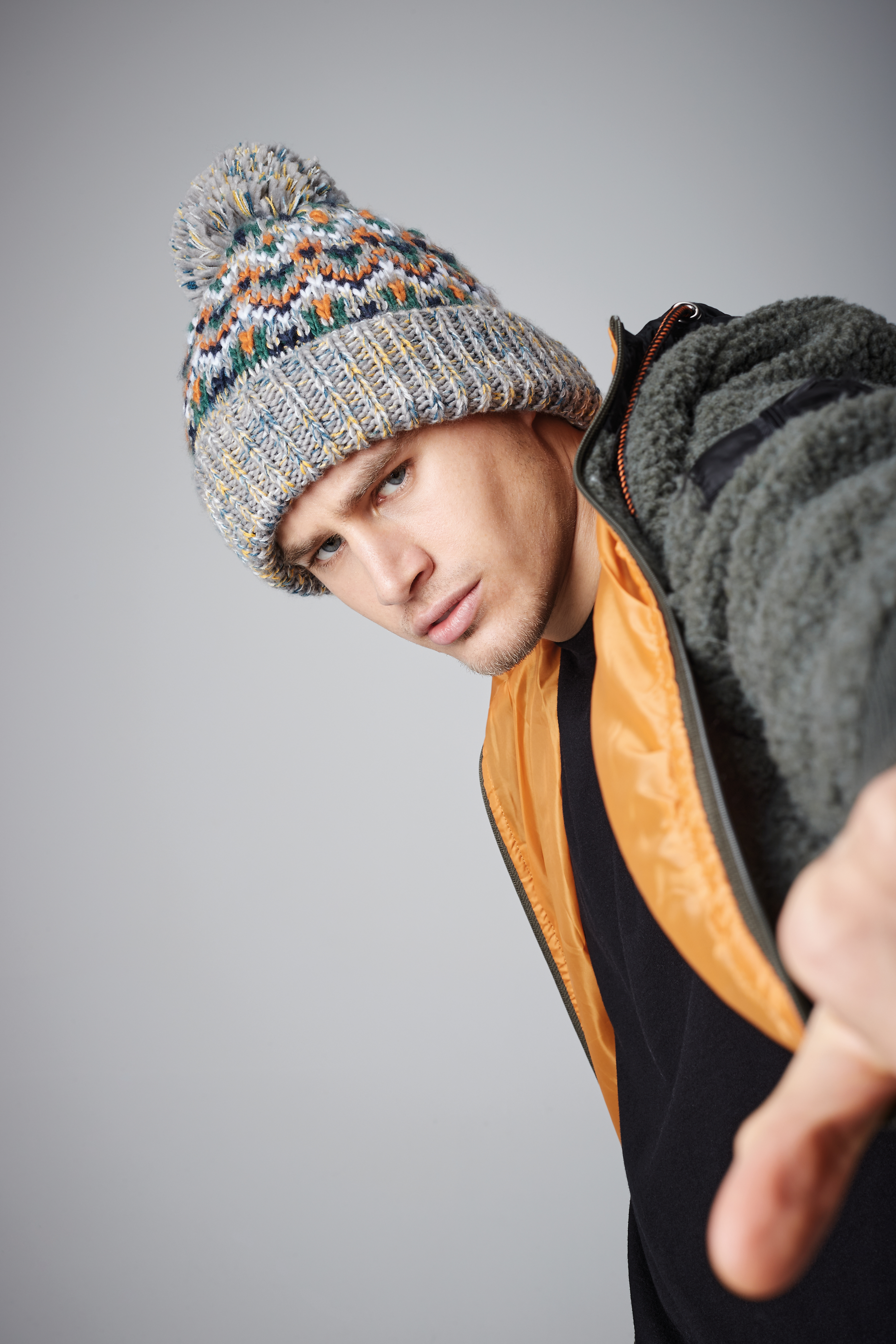 Čepice Beechfield Blizzard Bobble Beanie, Liquorice Zing, One Size Čepice Beechfield Blizzard Bobble Beanie, Liquorice Zing, One Size