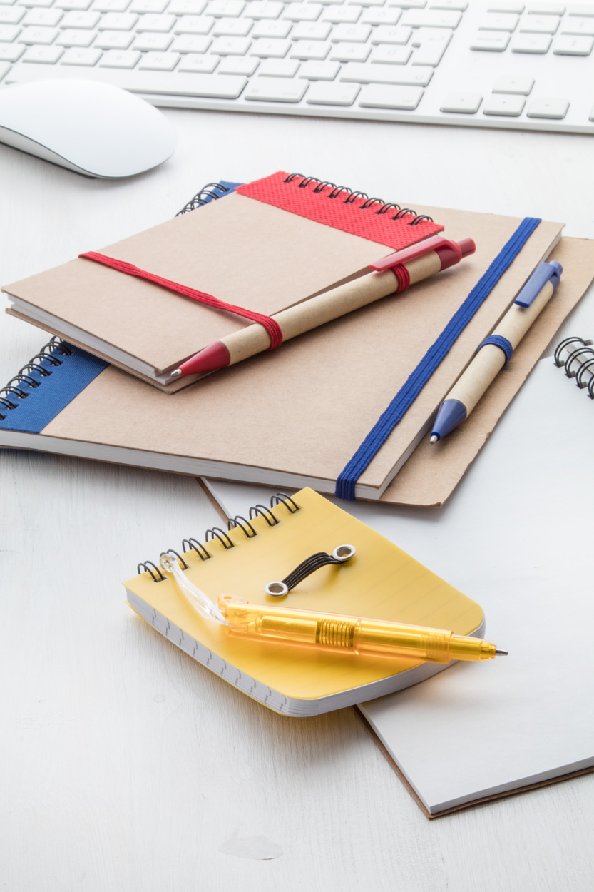 Blok A5 s perem - Platanus - Modrá, Přírodní Blok A5 s perem - Platanus - Modrá, Přírodní