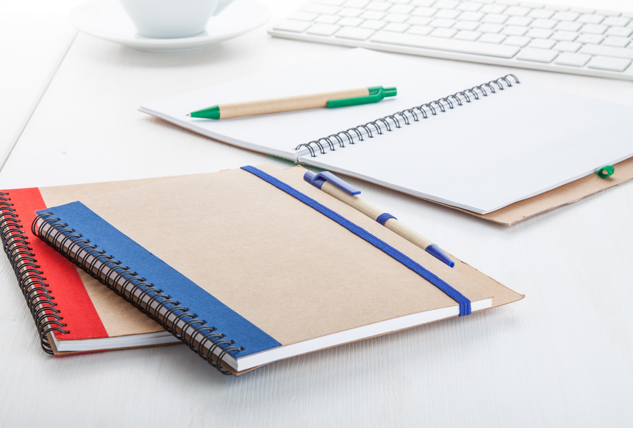 Blok A5 s perem - Platanus - Modrá, Přírodní Blok A5 s perem - Platanus - Modrá, Přírodní