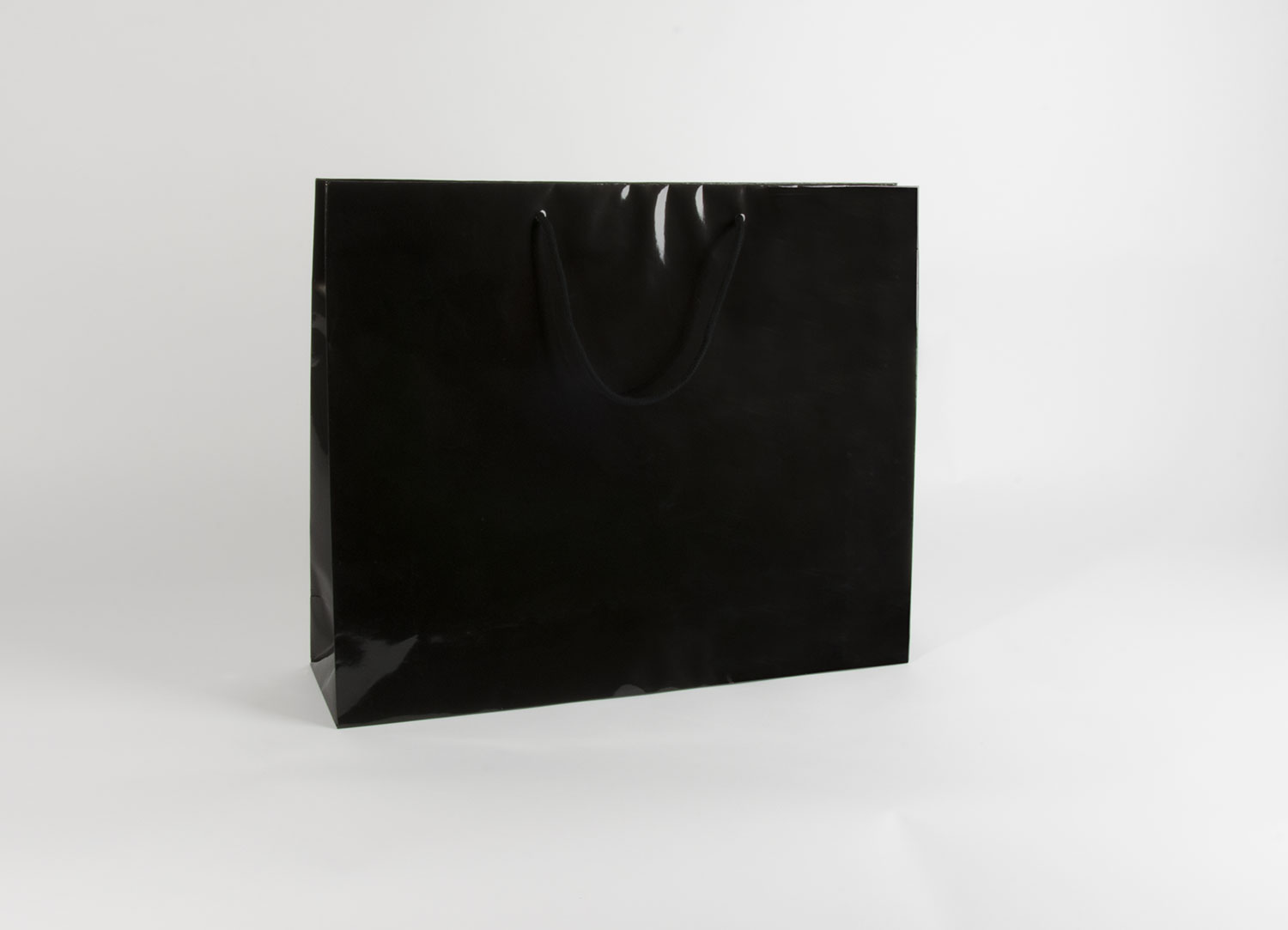 Papírová taška M2 BLACK s laminací Papírová taška M2 BLACK s laminací