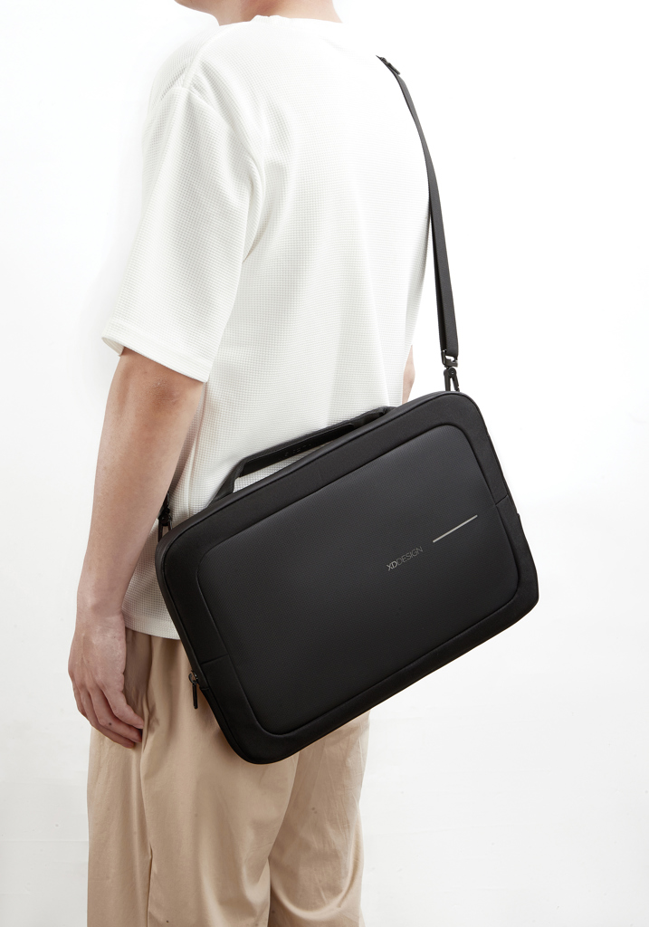 Taška na 16" notebook XD Design - černá Taška na 16" notebook XD Design - černá