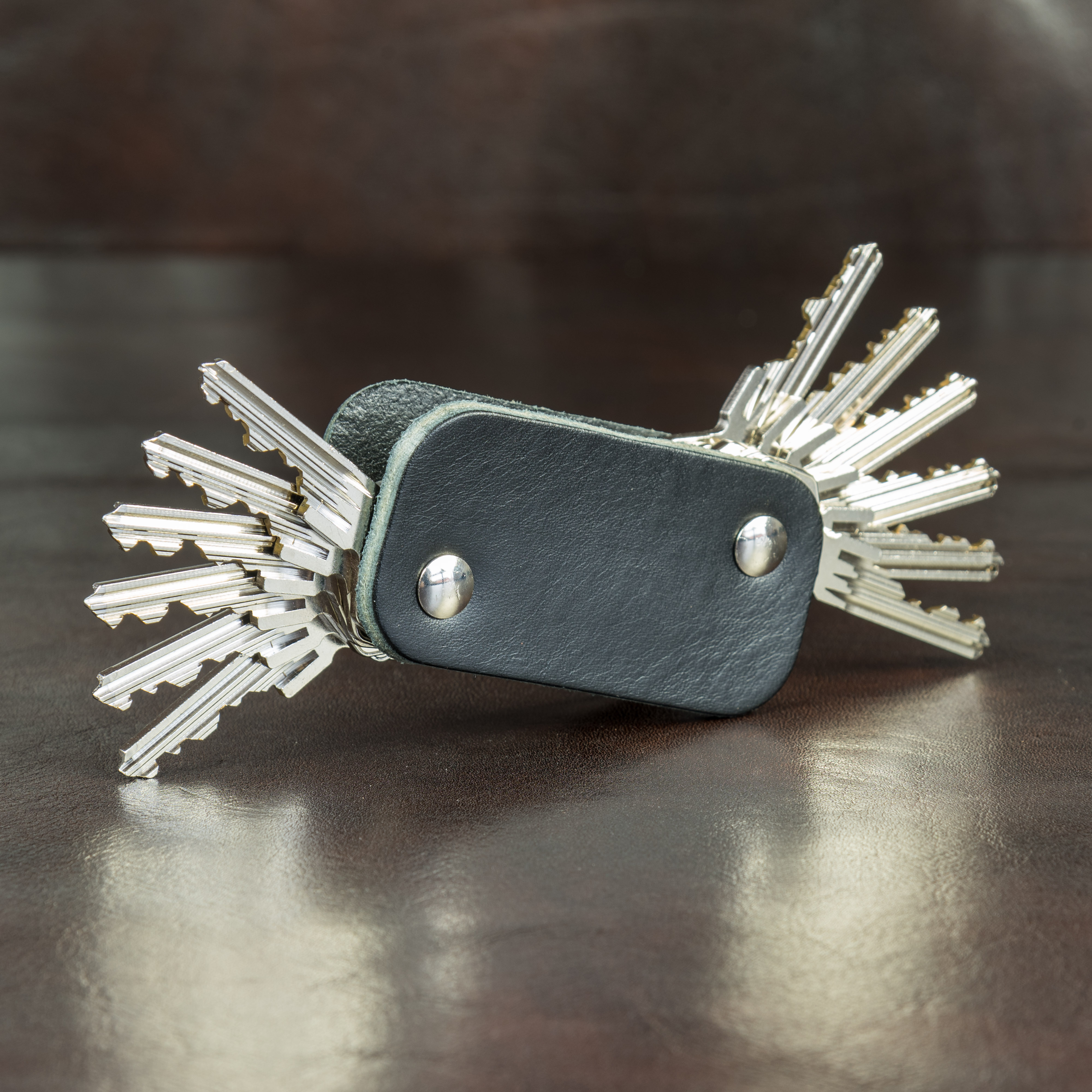 Leather keyring Stereo