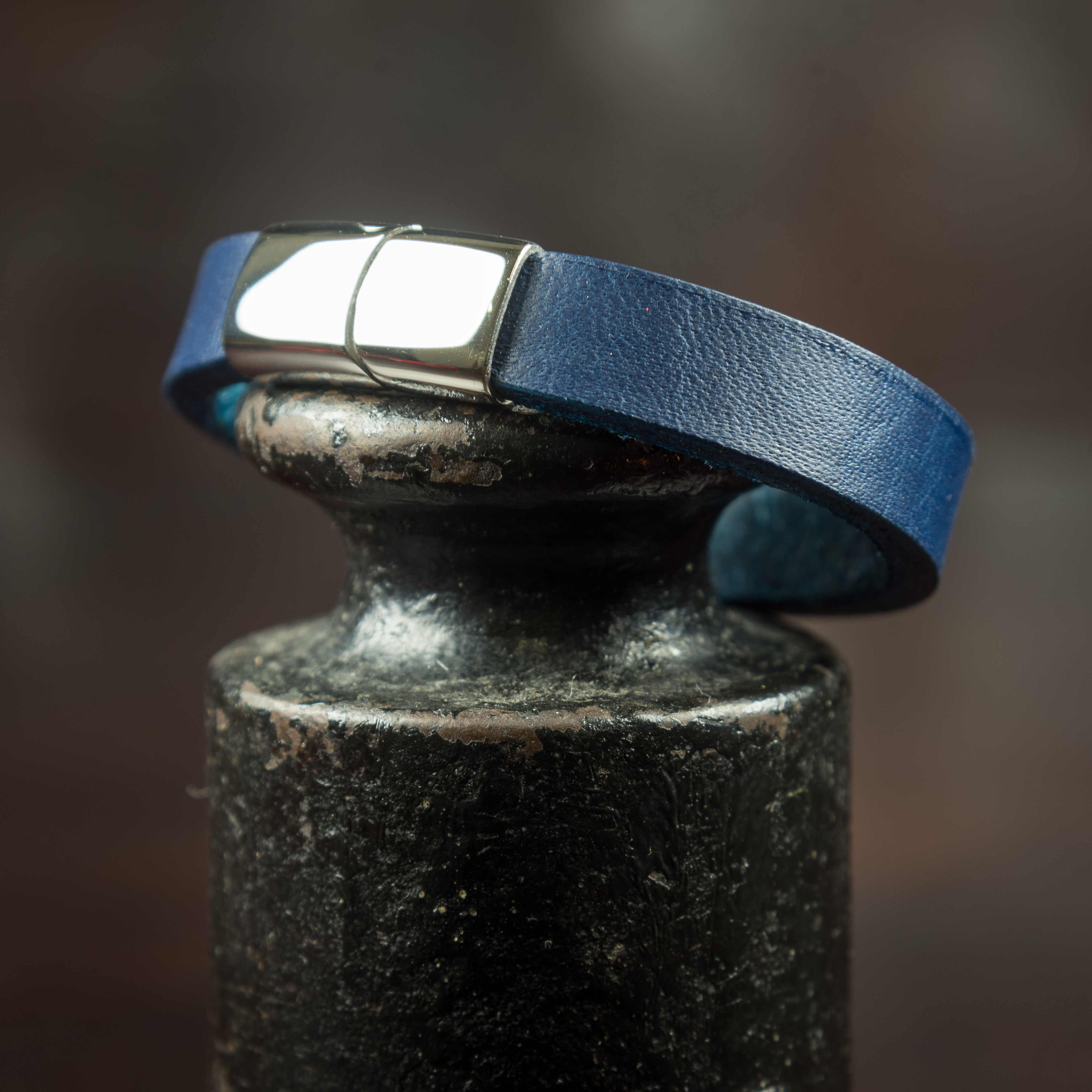 Women's leather bracelet