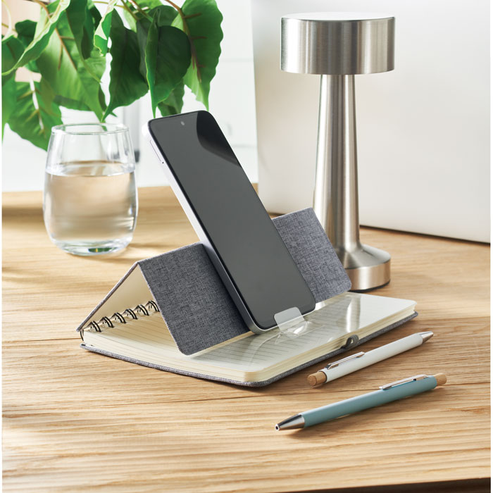 Linkovaný zápisník se stojánkem na telefon STRATA, formát A5 - šedá Linkovaný zápisník se stojánkem na telefon STRATA, formát A5 - šedá