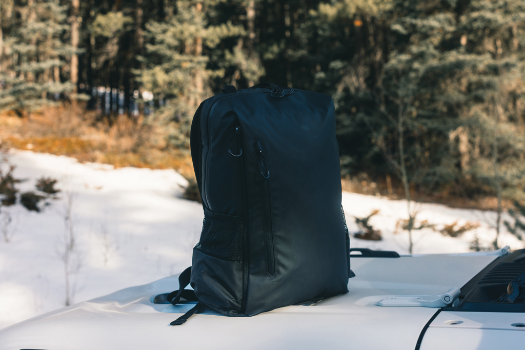 Voděodolný batoh na 15,6" notebook Lima z RPET AWARE™ Černá Voděodolný batoh na 15,6" notebook Lima z RPET AWARE™ Černá