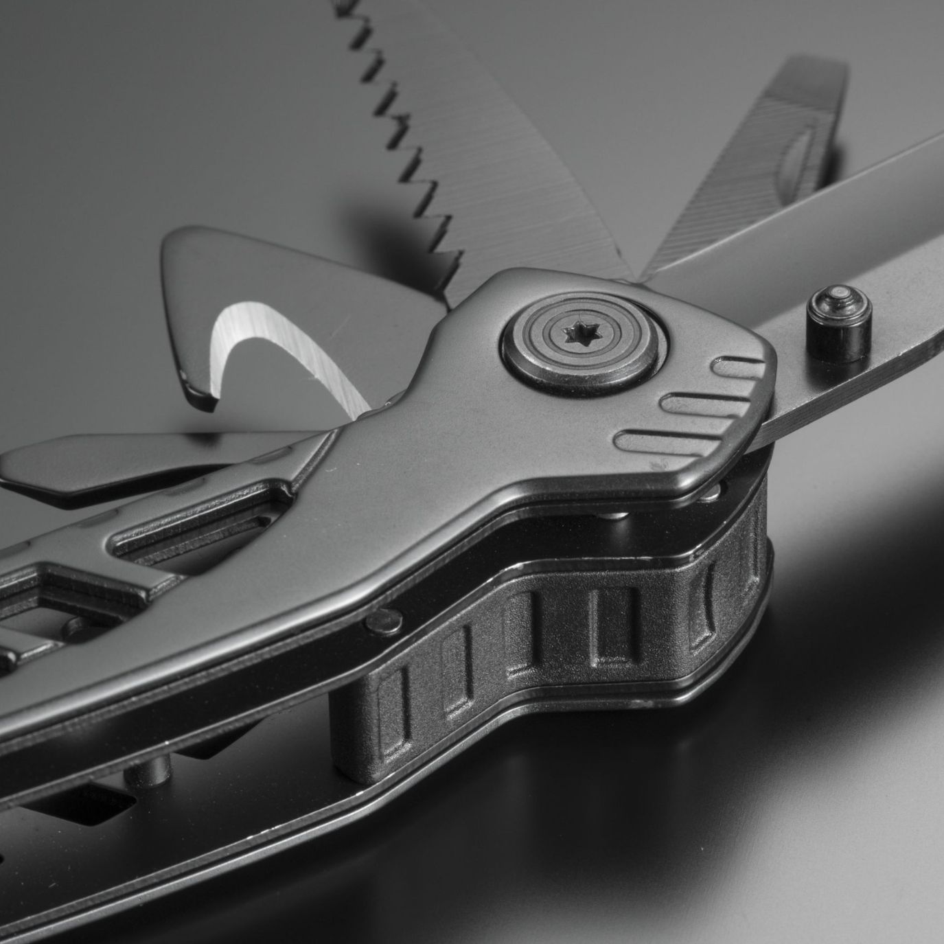 Ocelový multinástroj s titanovým povrchem Colorissimo Optima - černá Ocelový multinástroj s titanovým povrchem Colorissimo Optima - černá