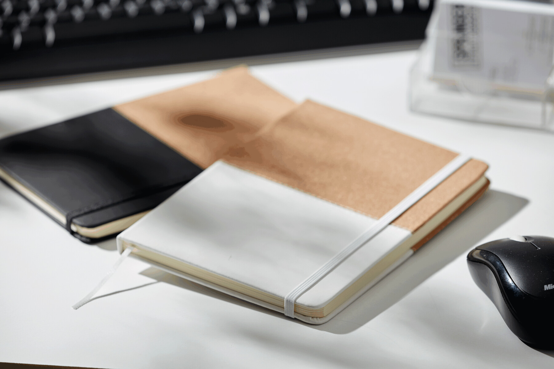 Zápisník CORKY, formát A6 - bílá / hnědá Zápisník CORKY, formát A6 - bílá / hnědá