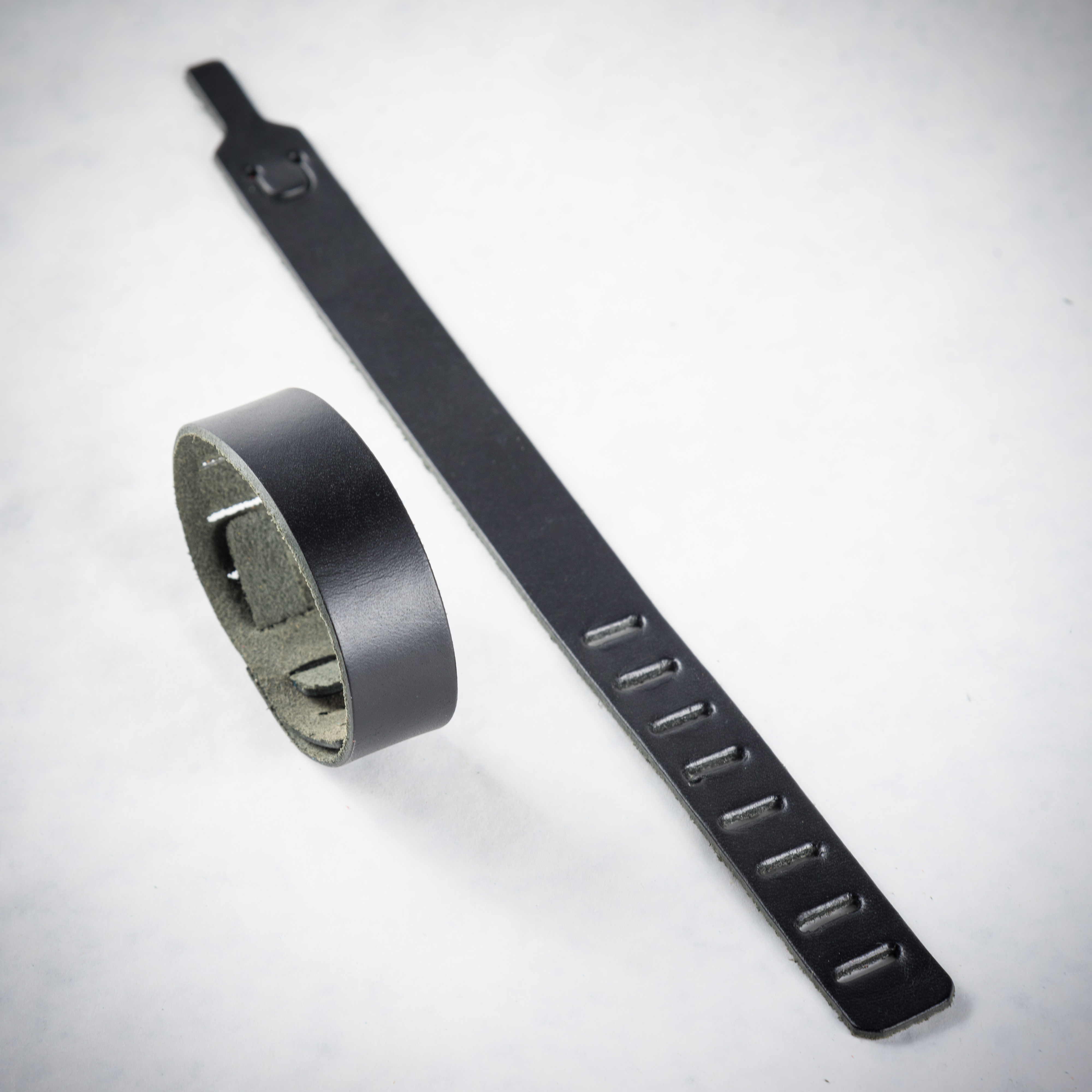 Kožený univerzální náramek